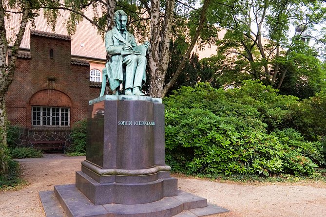 The Philosopher's Last Walk: An audio tour on the life of Søren Kierkegaard - What the narration adds