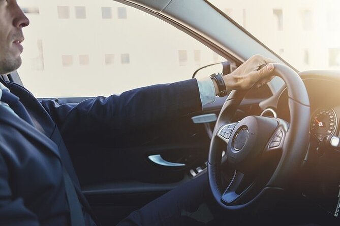 Transfer Kastrup Airport (CPH) to Copenhagen City Center - A 20-minute ride that may take an hour