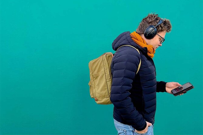 Understanding Klaksvík: A Self-guided city tour in KlaksvÍk - App or MP3: which format is better?