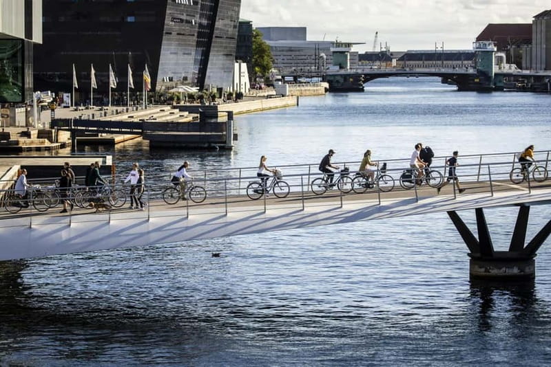 Urban Design and Livability E-bike Tour - Architecture that connects old Copenhagen with new