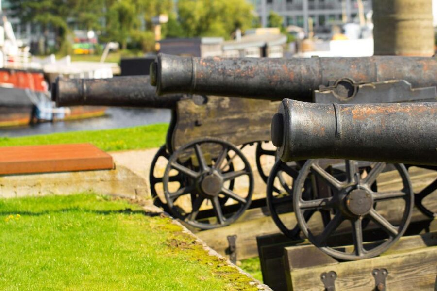WWII Copenhagen Nyhavn and War Museum Private Walking Tour - Choosing the 3.5-hour version with the Danish War Museum